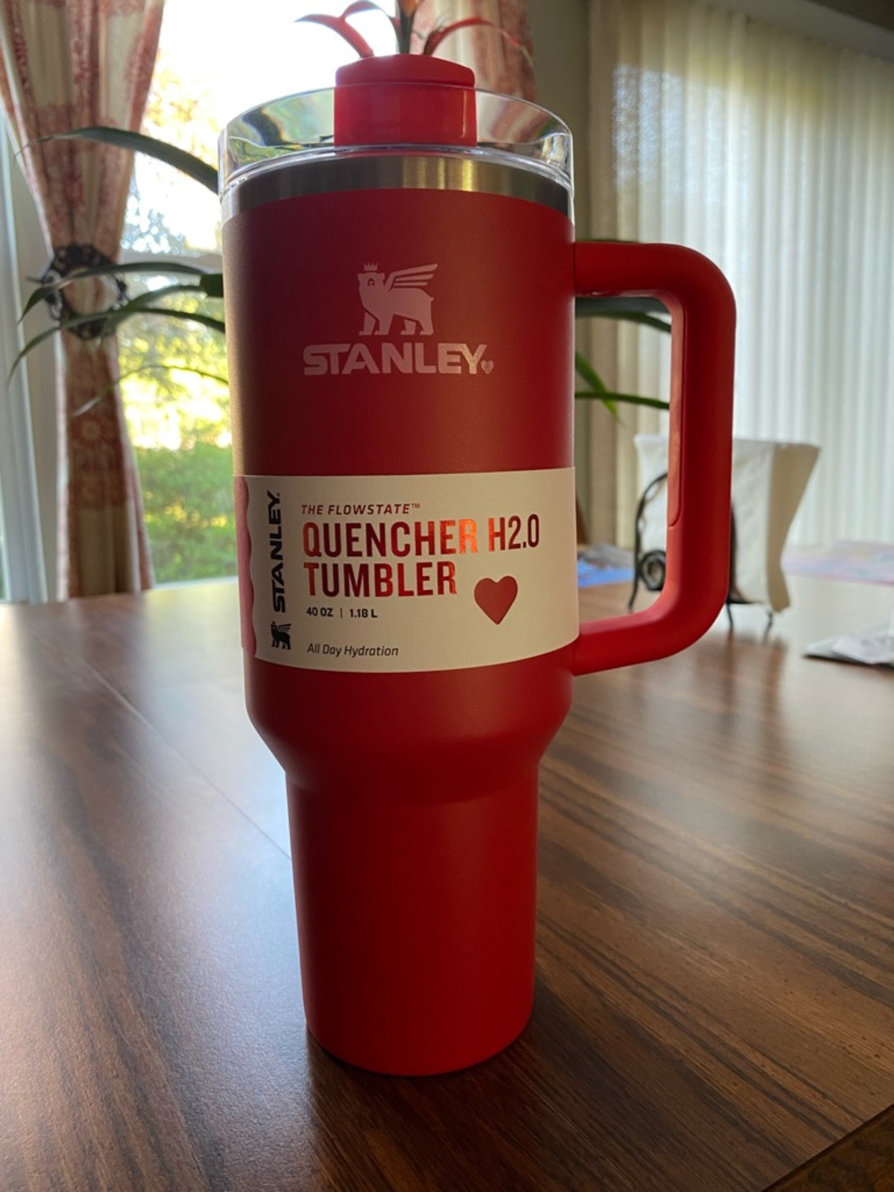 BNWT Stanley Quencher H2.0 Tumbler - Red Travel Mug with Handle.